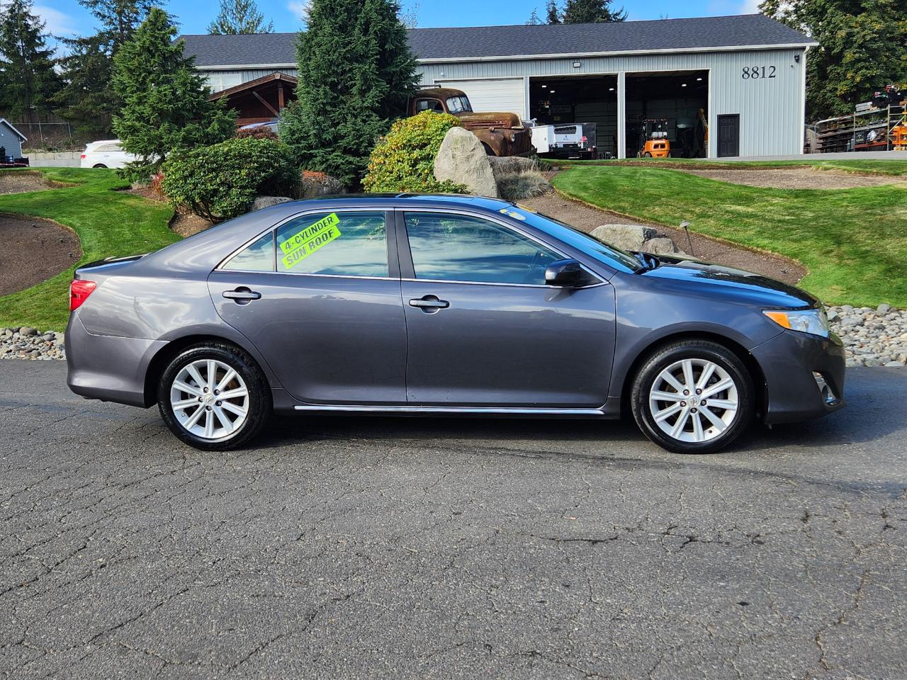Toyota Camry 4dr Sdn I4 Auto XLE (Natl) 2012