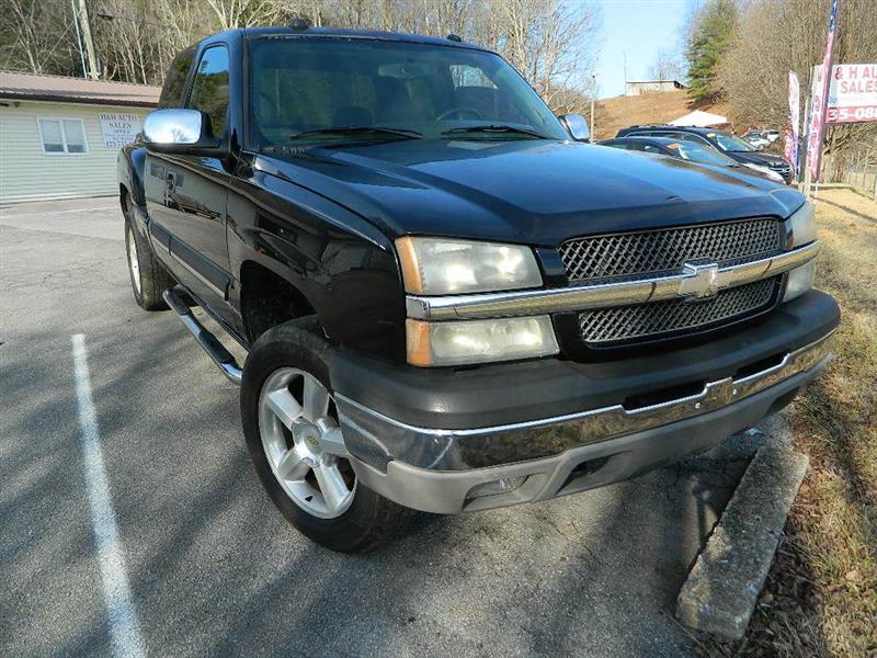 2004 Chevrolet Silverado 1500 Ext. Cab Short Bed 4WD