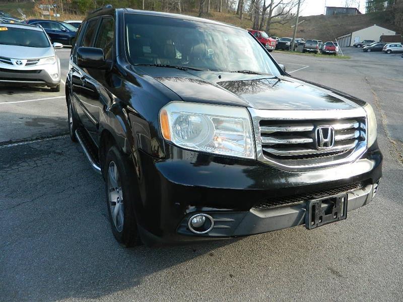 2013 Honda Pilot Touring 4WD 5-Spd AT with DVD