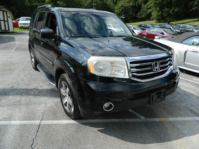 2013 Honda Pilot Touring 4WD 5-Spd AT with DVD