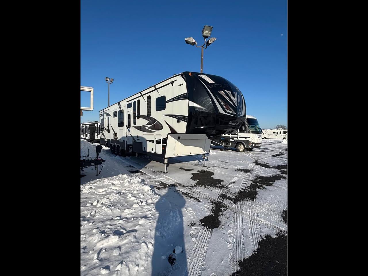 2017 Dutchmen Voltage 3995