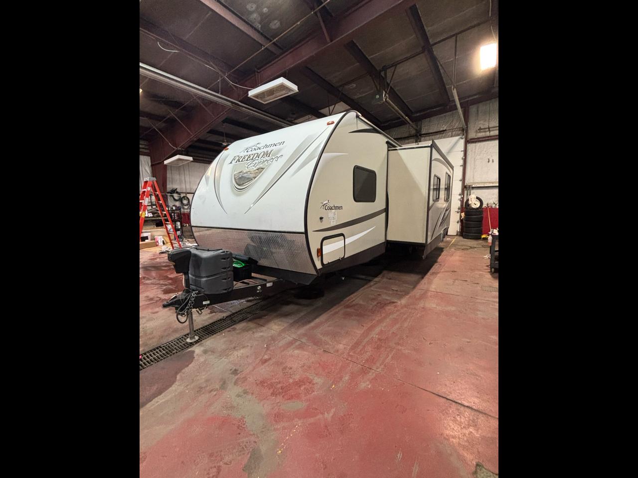 2017 Coachmen Freedom Express 29SE