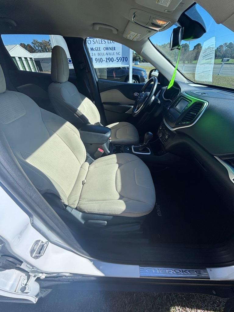 Jeep Cherokee Latitude FWD 2017