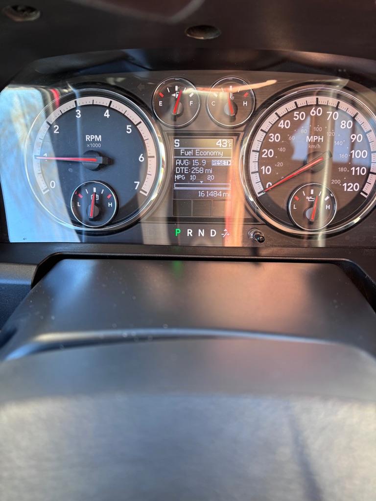 RAM 1500 SLT Crew Cab 4WD 2012