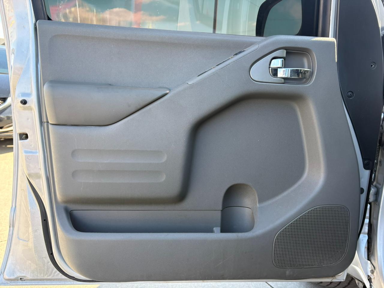 Nissan Frontier 2WD Crew Cab SWB Auto SV 2016