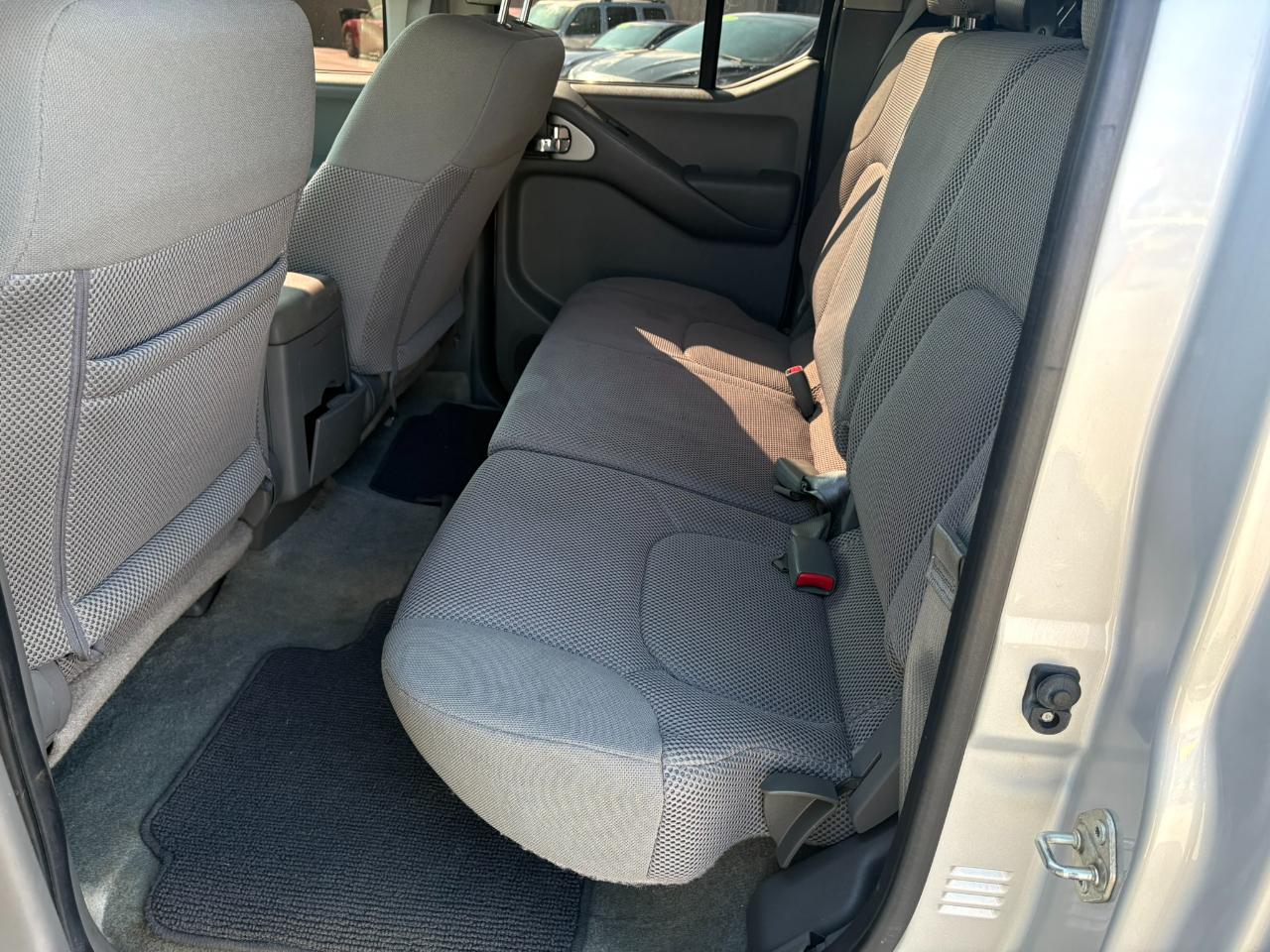 Nissan Frontier 2WD Crew Cab SWB Auto SV 2016