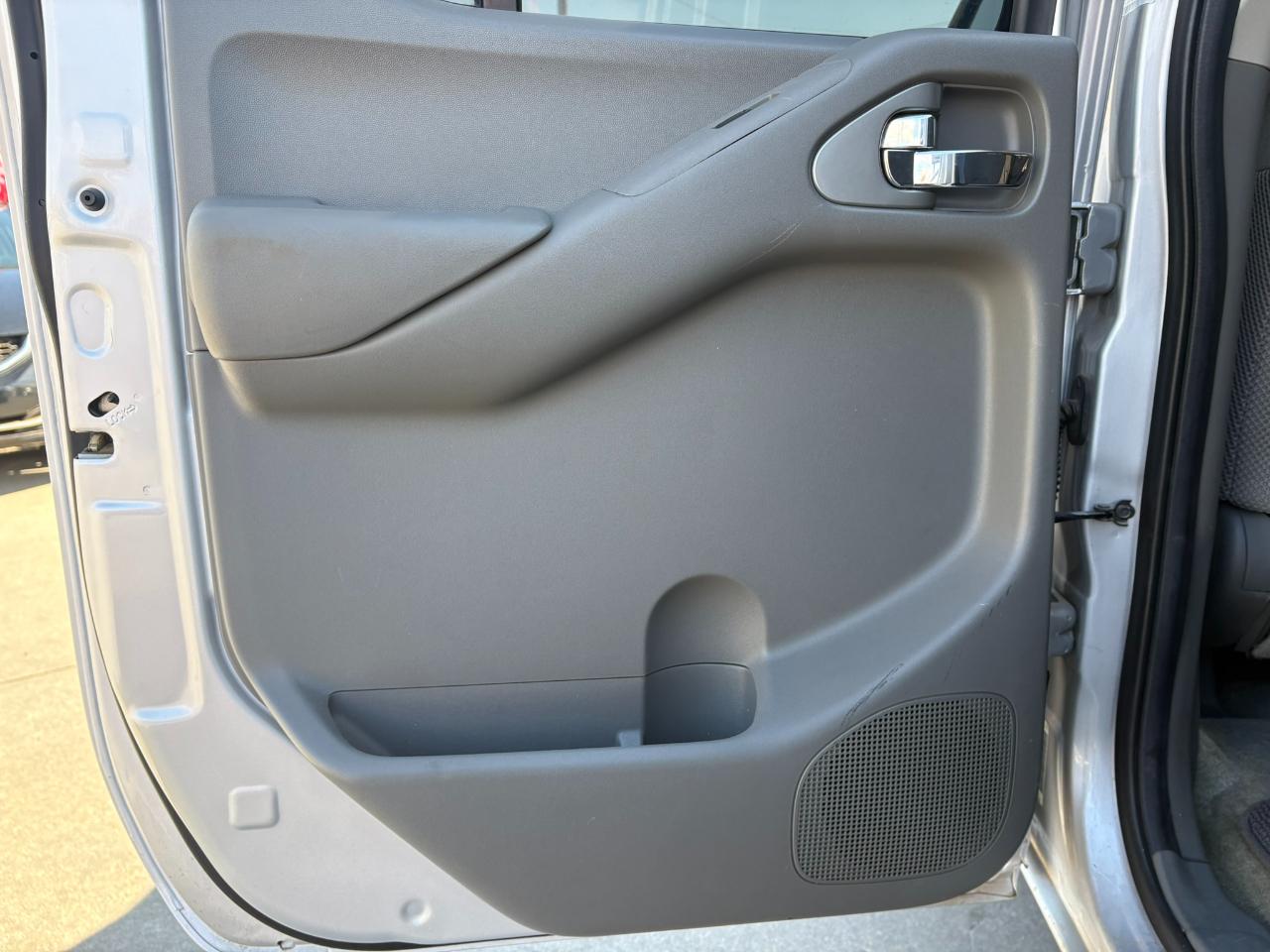 Nissan Frontier 2WD Crew Cab SWB Auto SV 2016