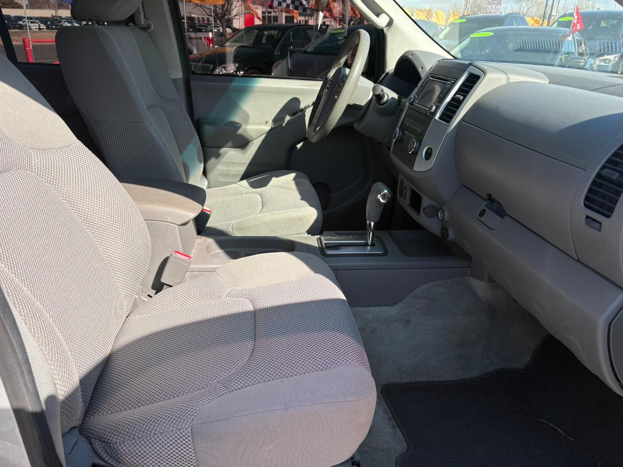 Nissan Frontier 2WD Crew Cab SWB Auto SV 2016