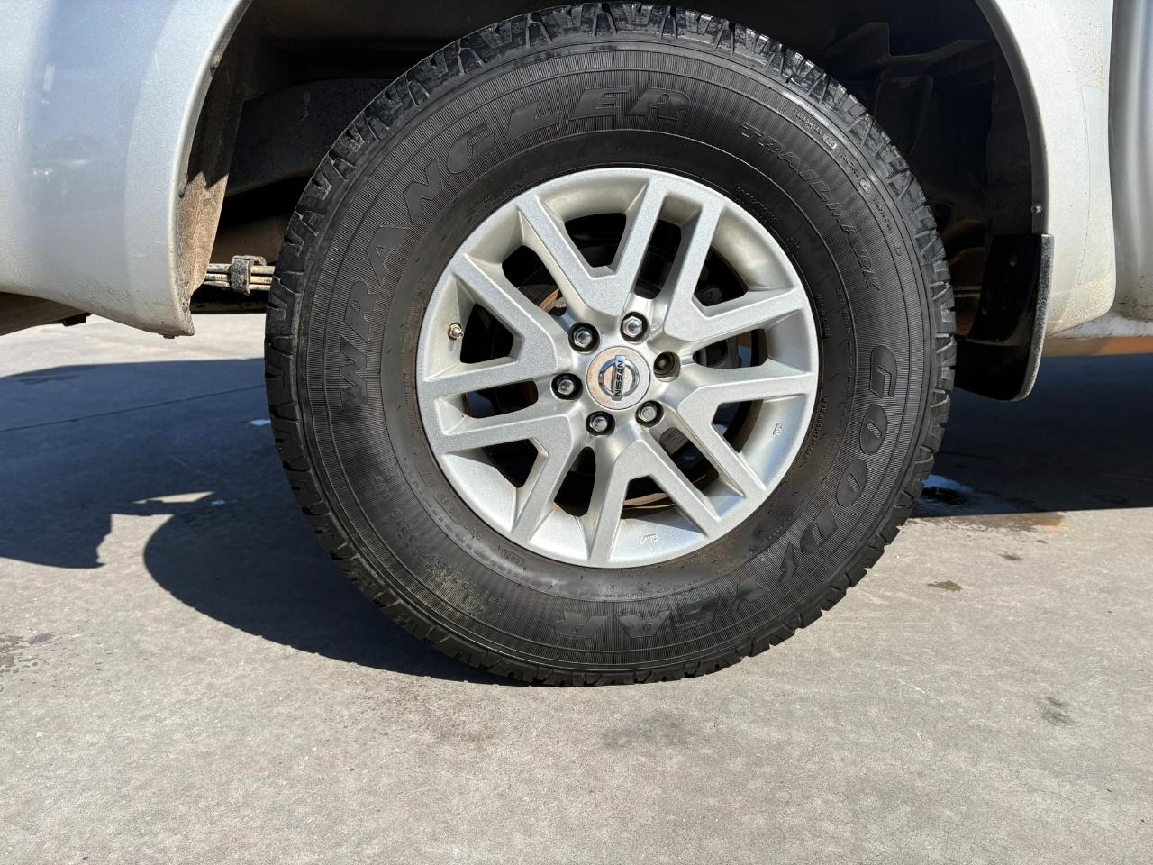 Nissan Frontier 2WD Crew Cab SWB Auto SV 2016