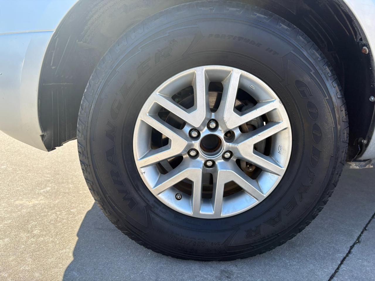 Nissan Frontier 2WD Crew Cab SWB Auto SV 2016