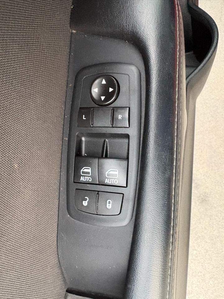 Dodge Challenger 2dr Cpe SXT 2016