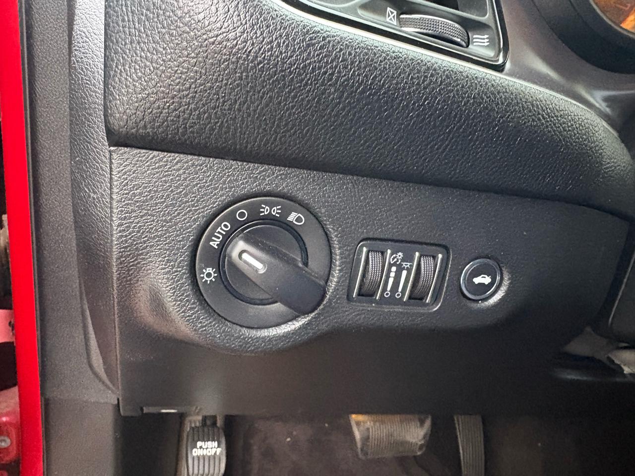 Dodge Challenger 2dr Cpe SXT 2016