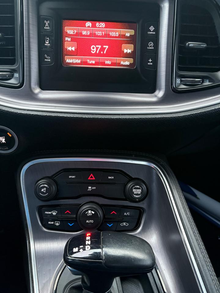 Dodge Challenger 2dr Cpe SXT 2016