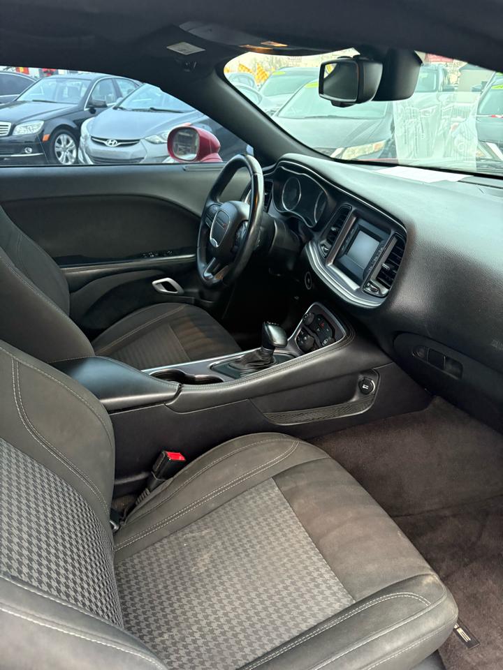 Dodge Challenger 2dr Cpe SXT 2016