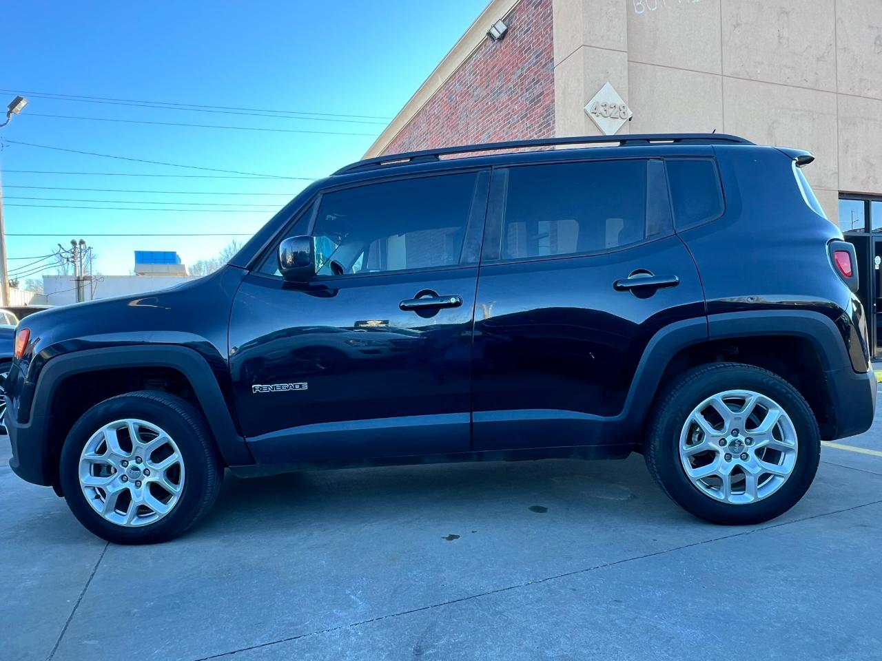 View vehicle photo 6