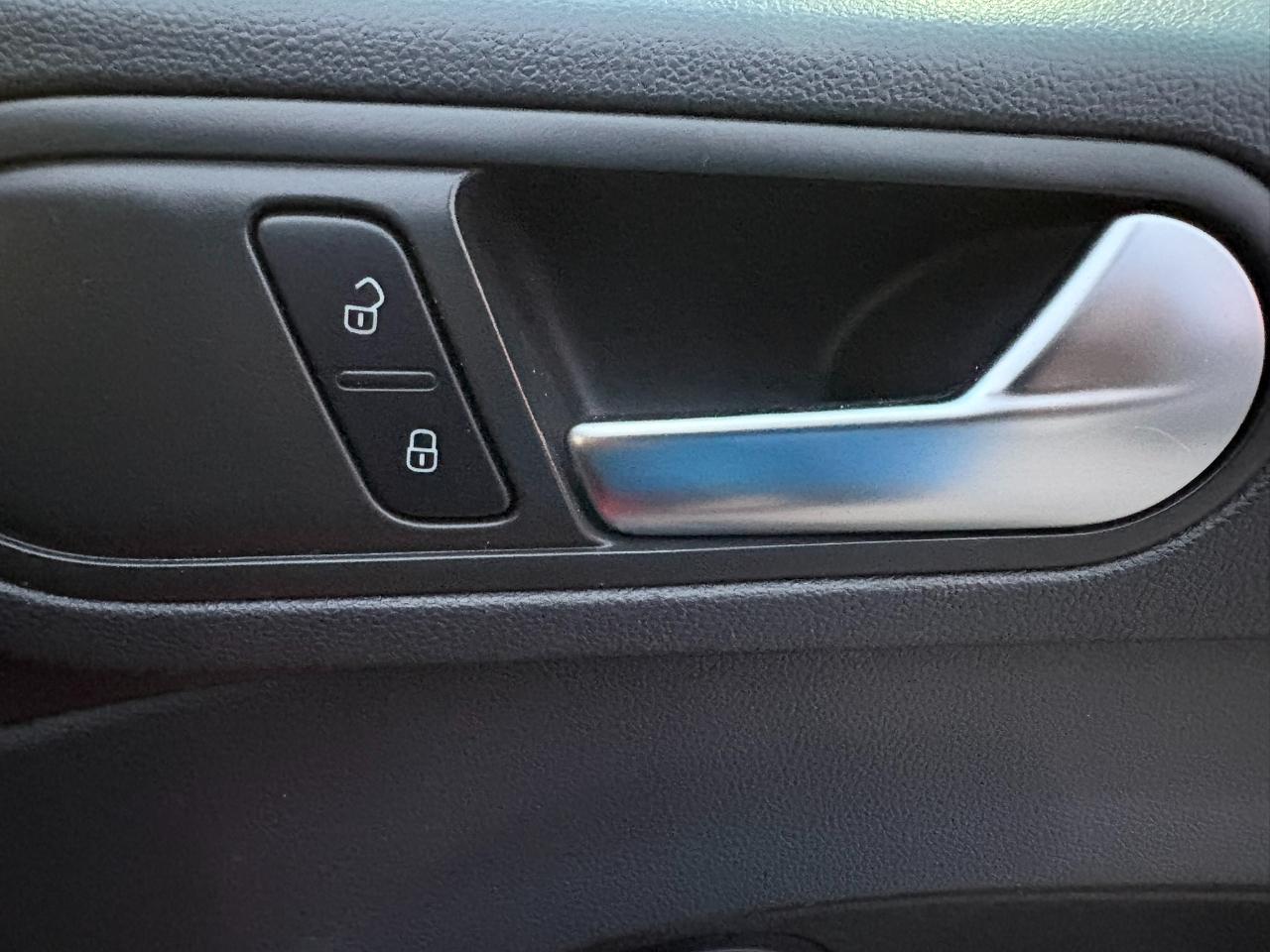 Volkswagen Beetle  2014