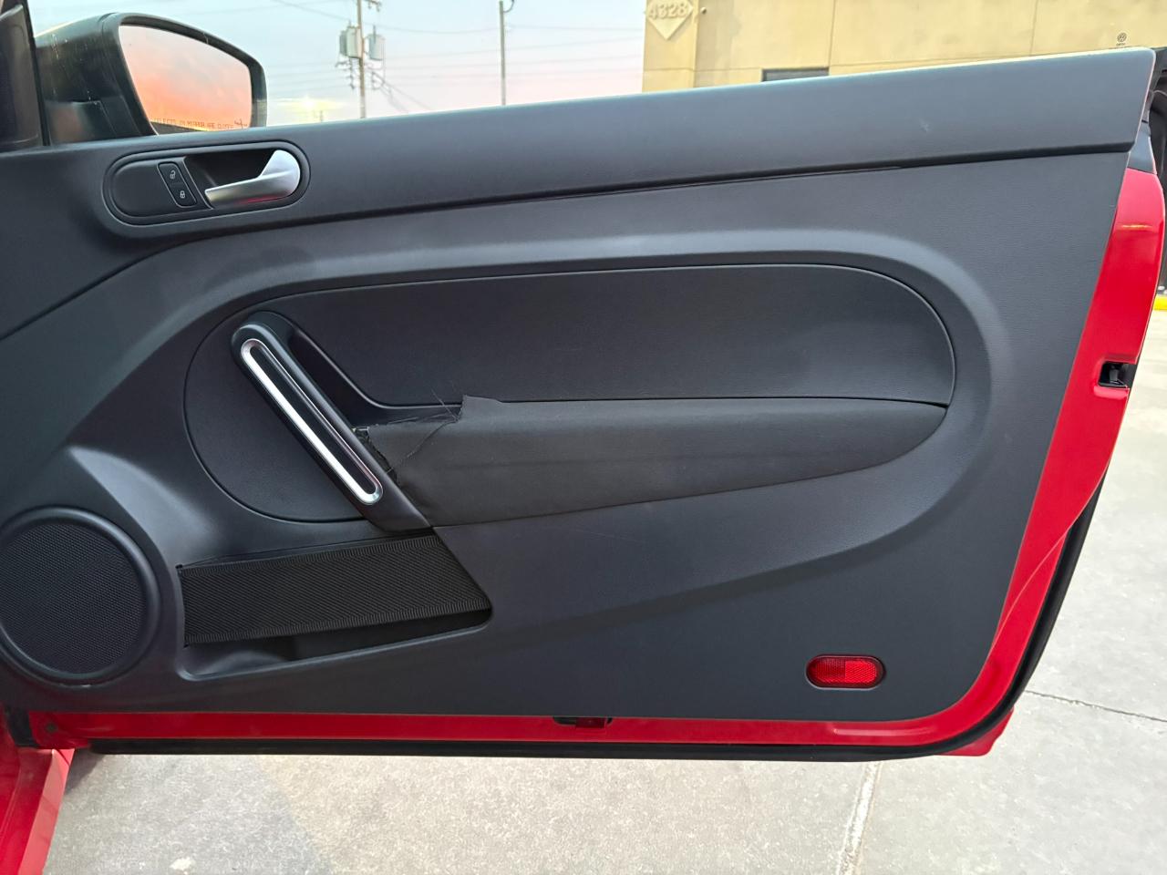 Volkswagen Beetle  2014