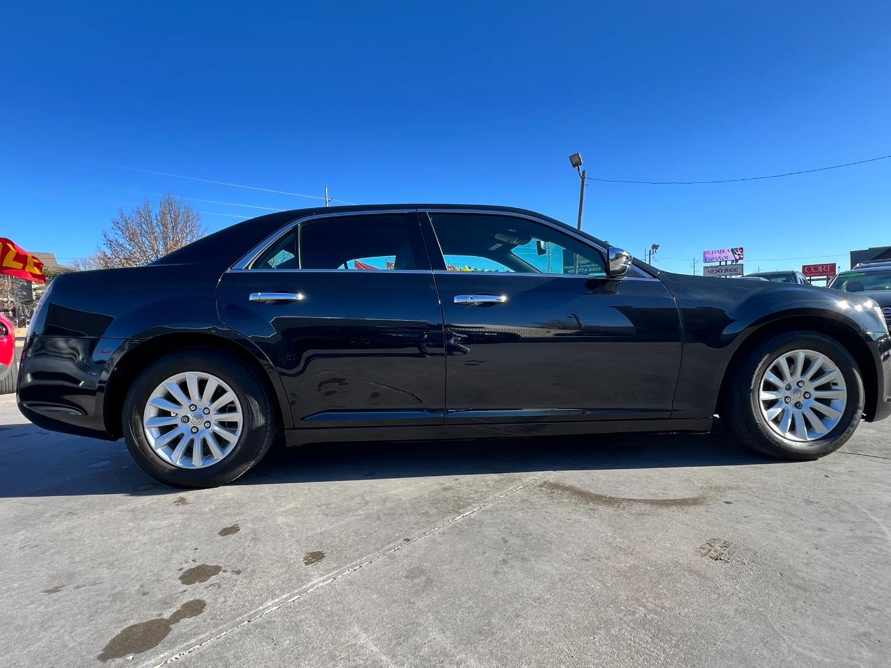Chrysler 300 4dr Sdn RWD 2014