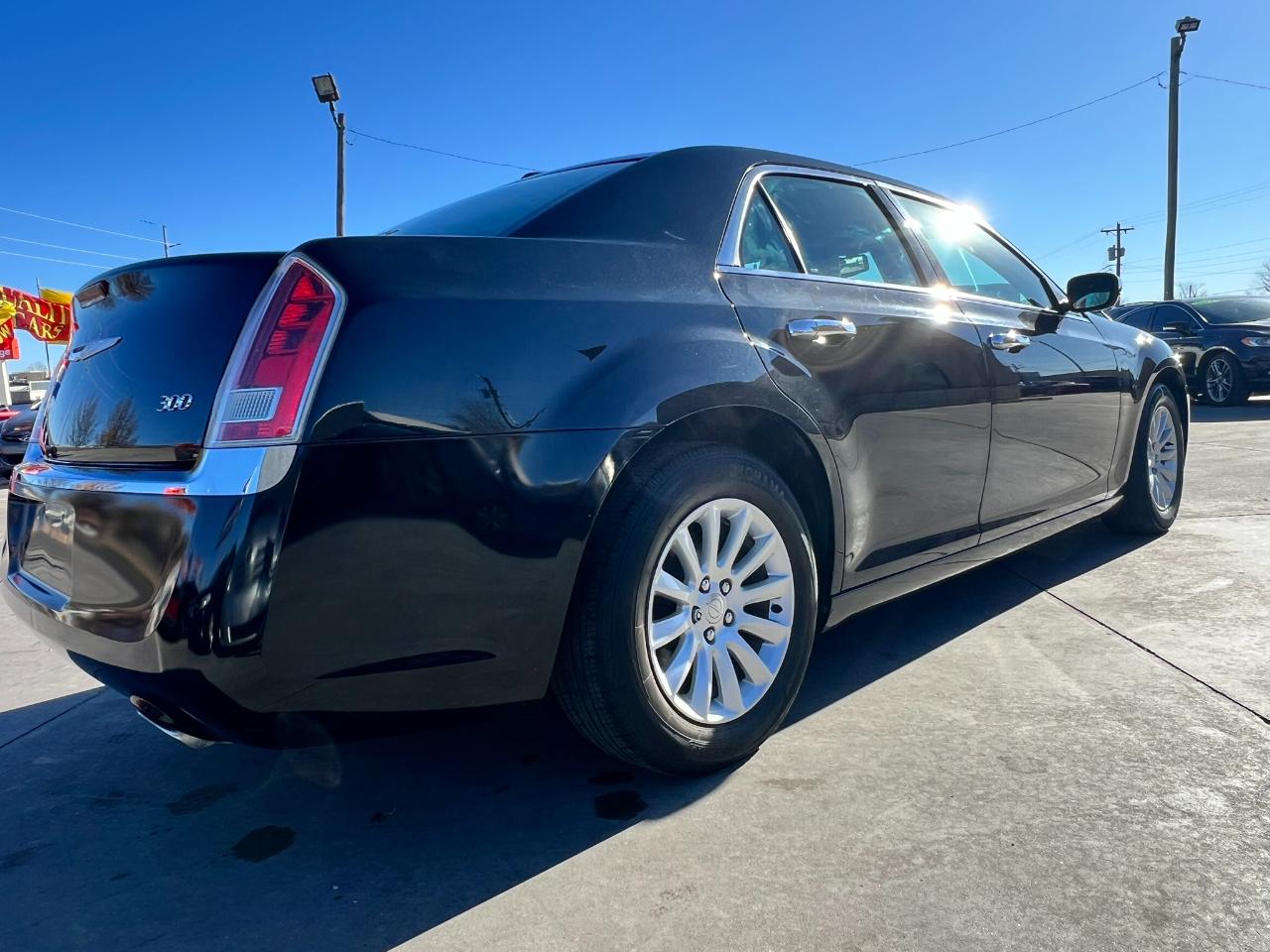 Chrysler 300 4dr Sdn RWD 2014