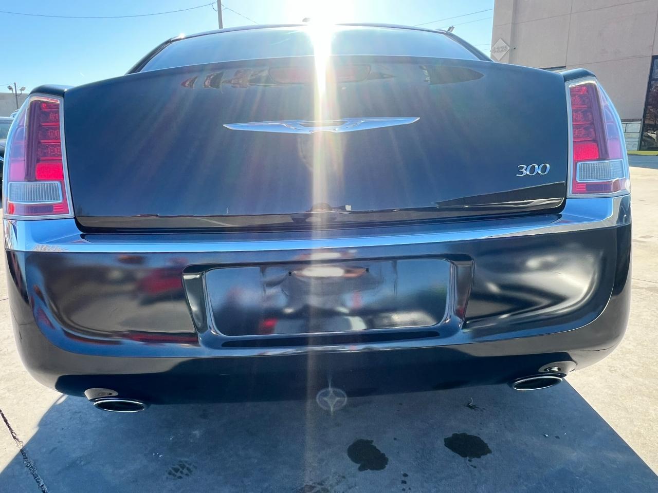 Chrysler 300 4dr Sdn RWD 2014