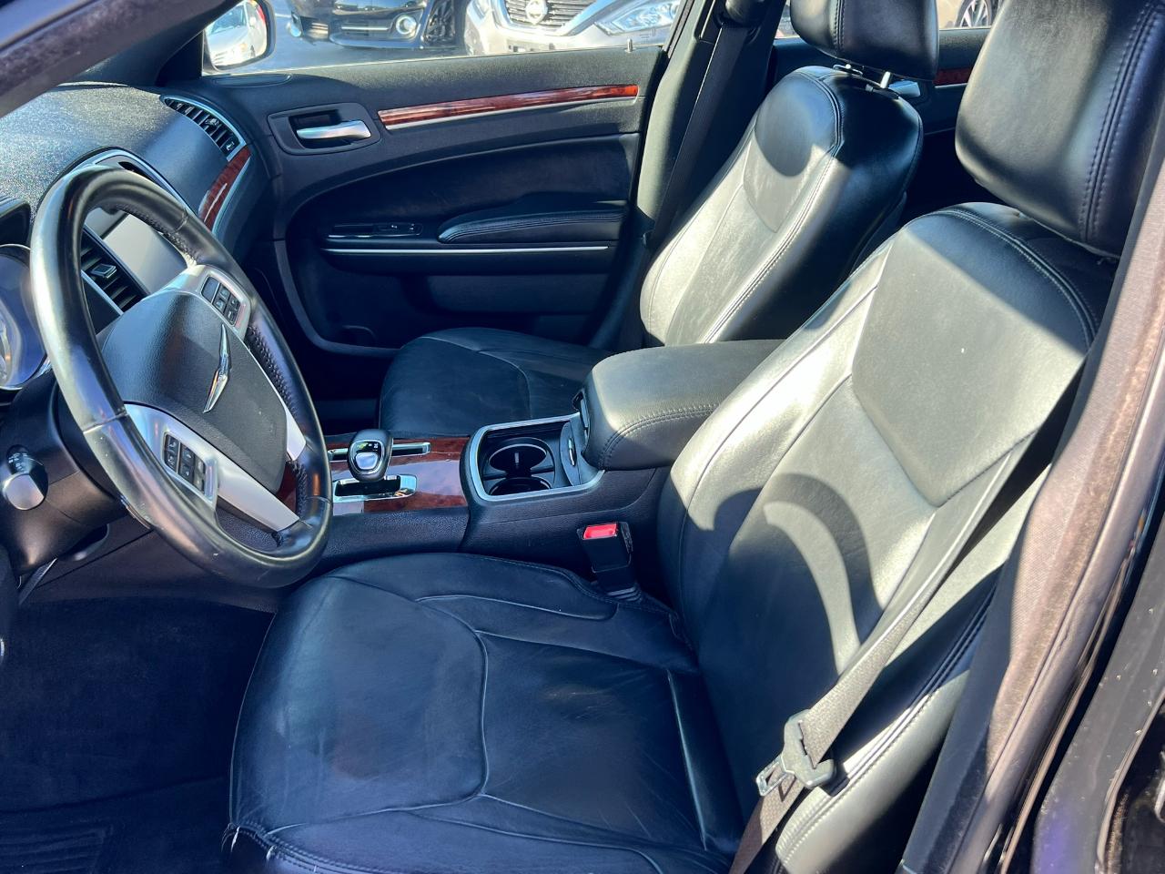 Chrysler 300 4dr Sdn RWD 2014