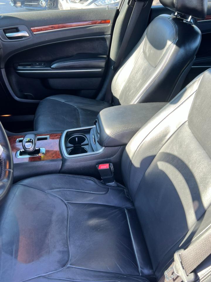 Chrysler 300 4dr Sdn RWD 2014