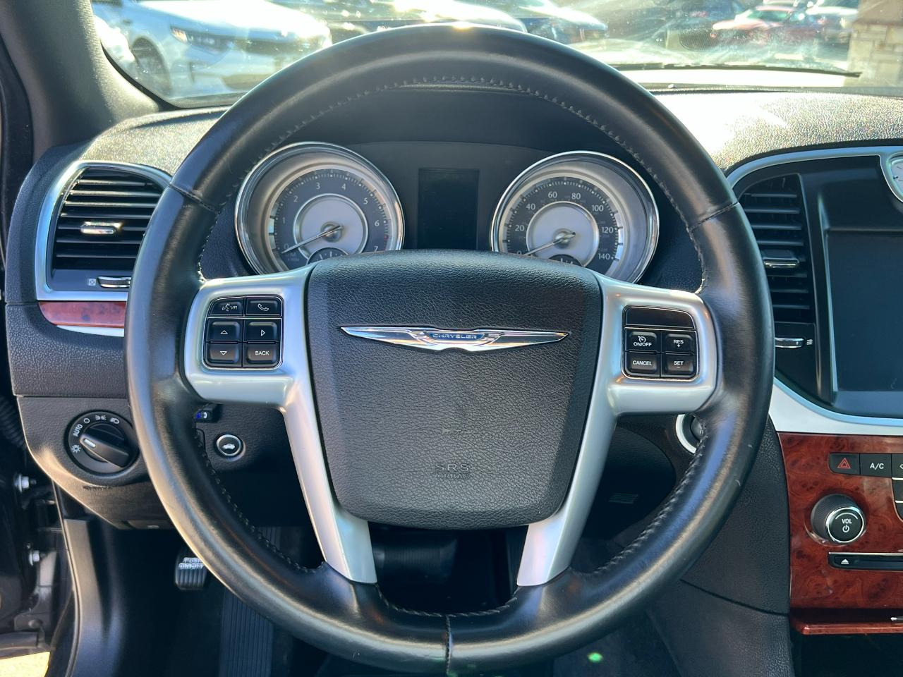 Chrysler 300 4dr Sdn RWD 2014