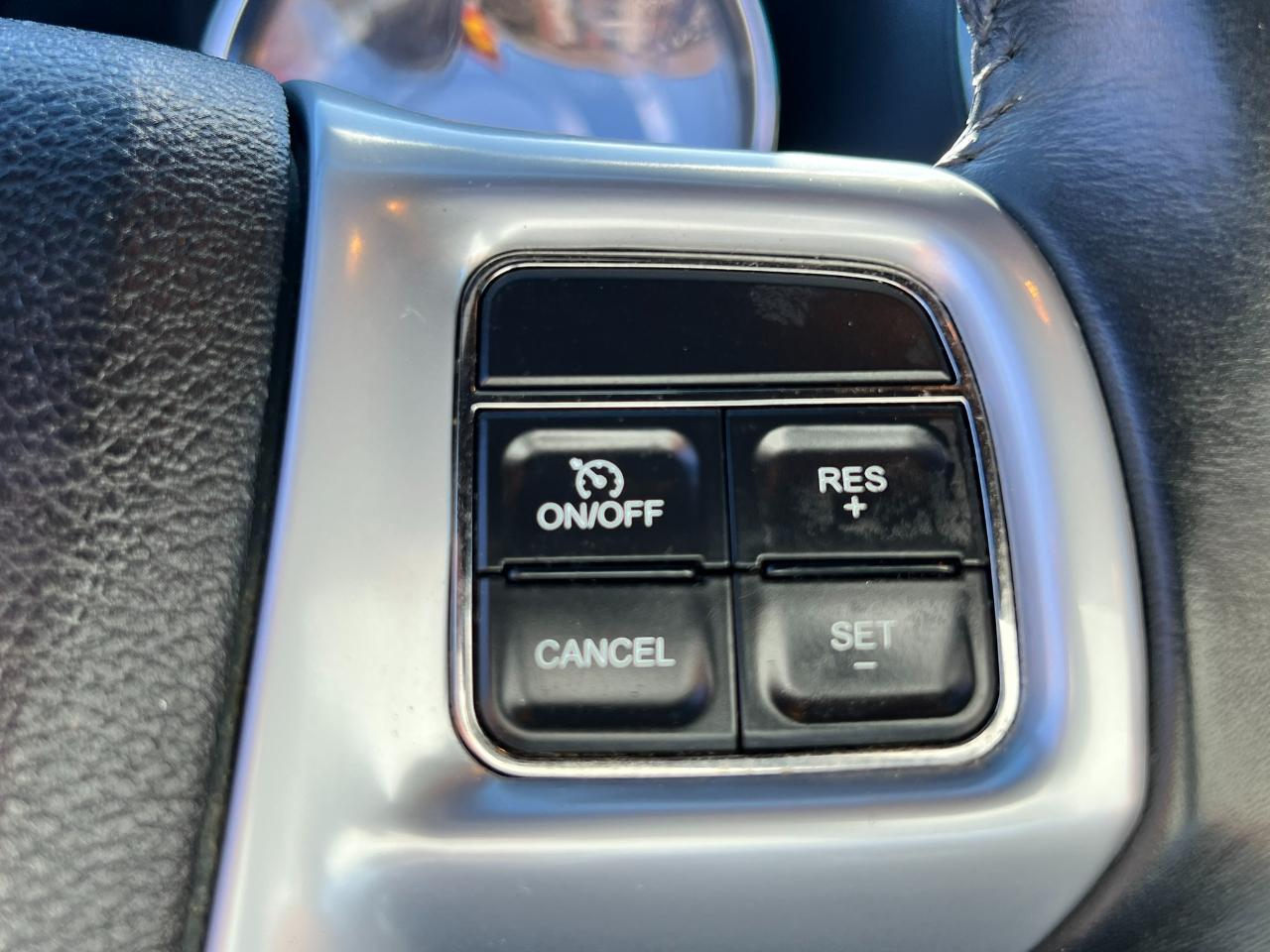 Chrysler 300 4dr Sdn RWD 2014