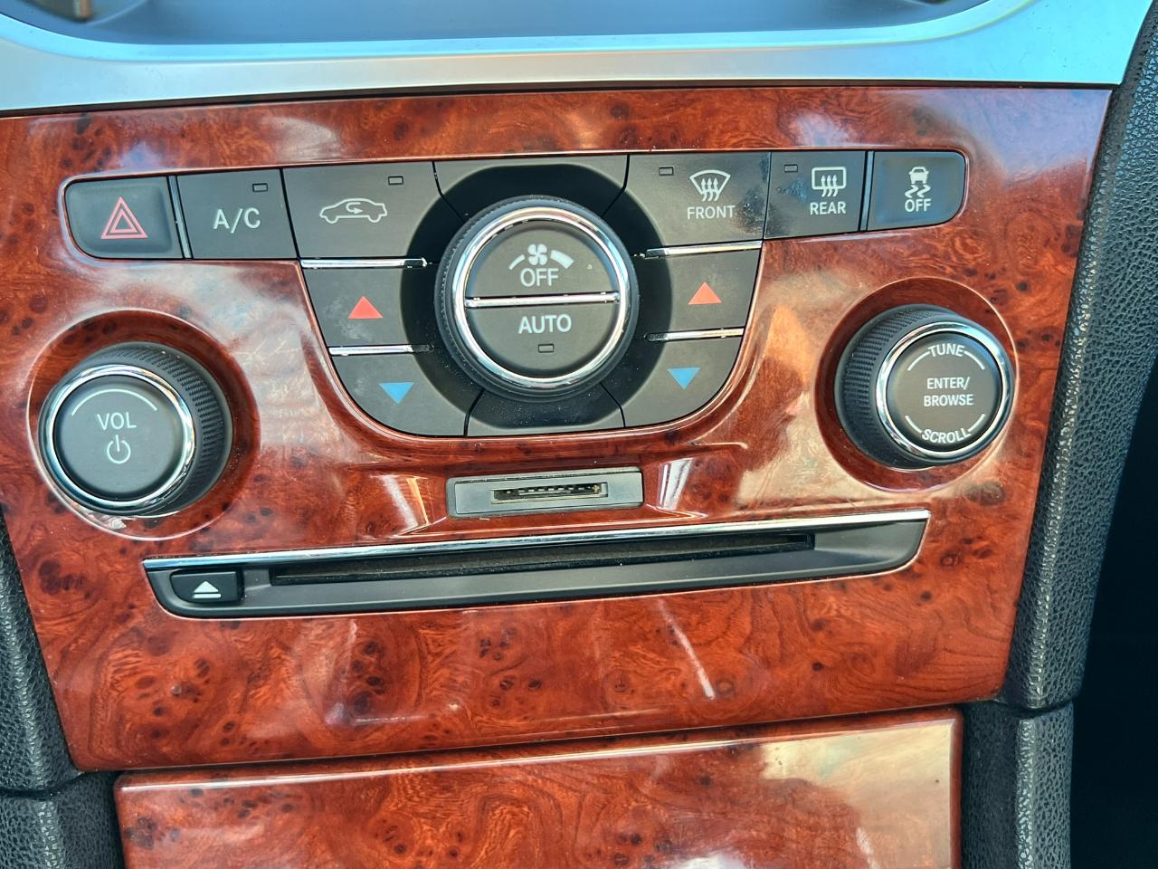 Chrysler 300 4dr Sdn RWD 2014