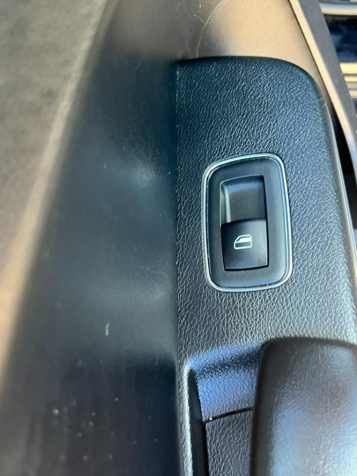 Chrysler 300 4dr Sdn RWD 2014