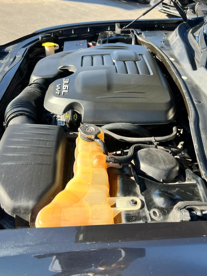 Chrysler 300 4dr Sdn RWD 2014