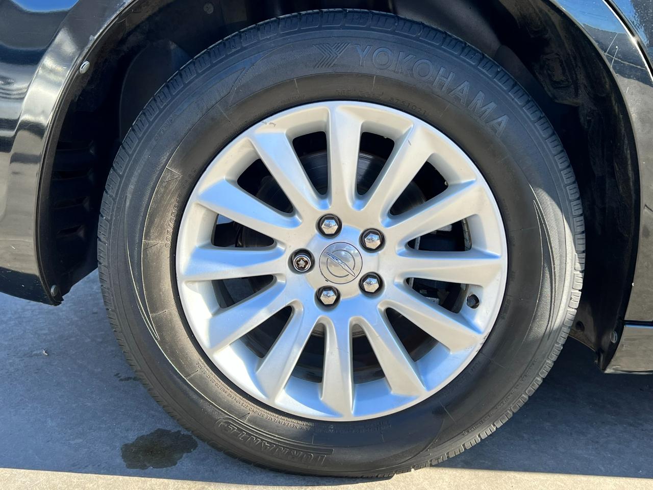 Chrysler 300 4dr Sdn RWD 2014