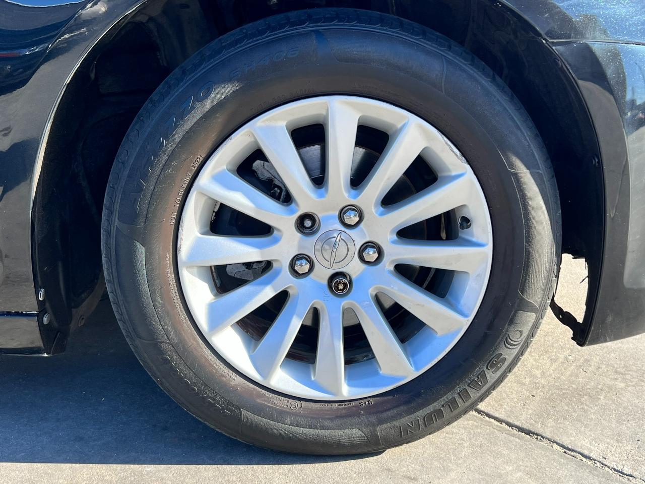 Chrysler 300 4dr Sdn RWD 2014