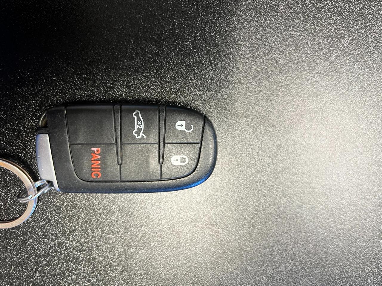 Chrysler 300 4dr Sdn RWD 2014