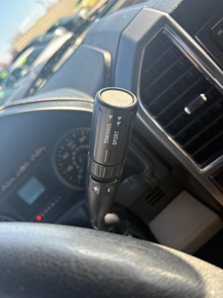 Ford F-150 Lariat 4WD SuperCrew 6.5' Box 2017