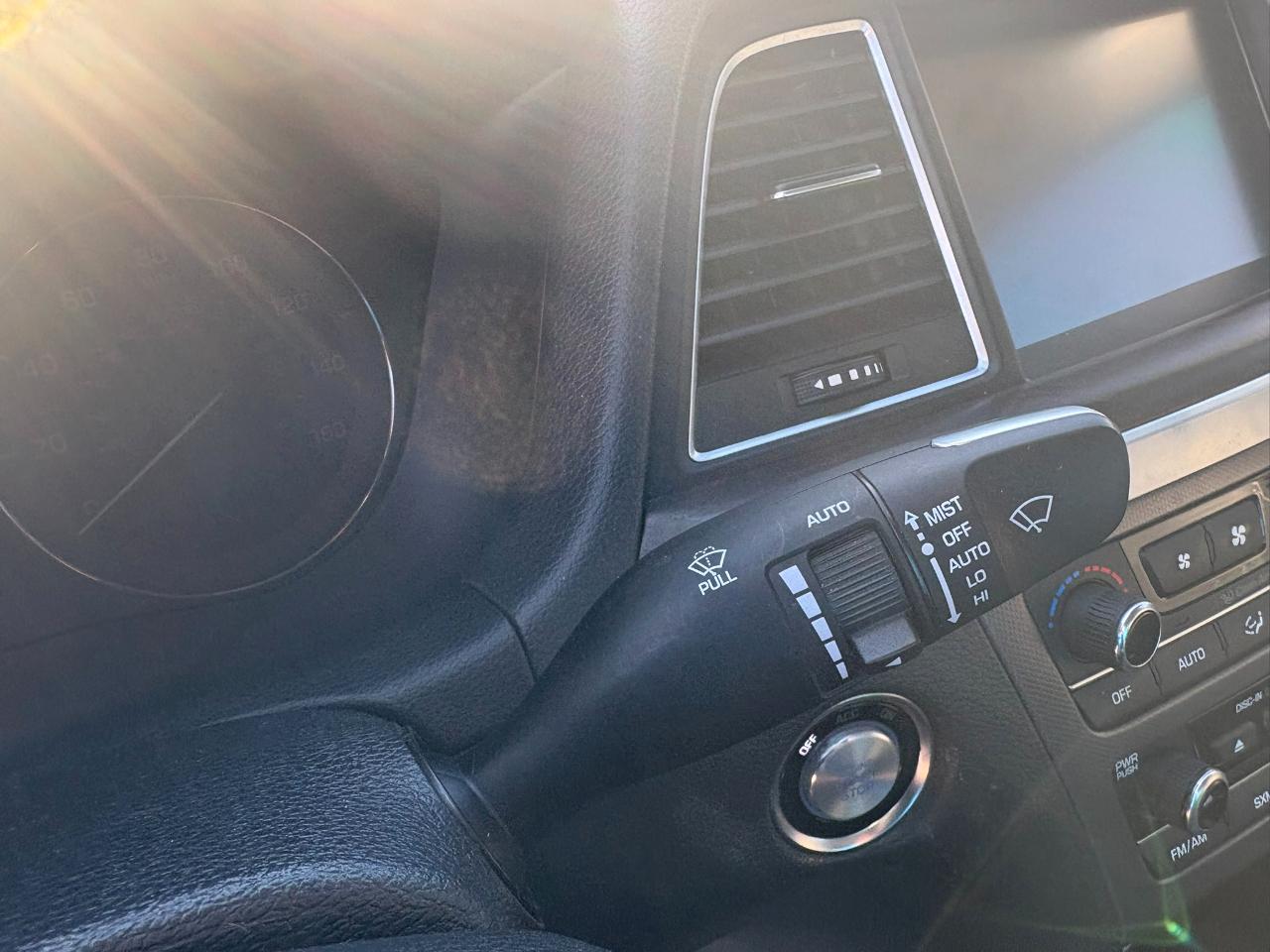 Hyundai Genesis 4dr Sdn V6 3.8L AWD 2015