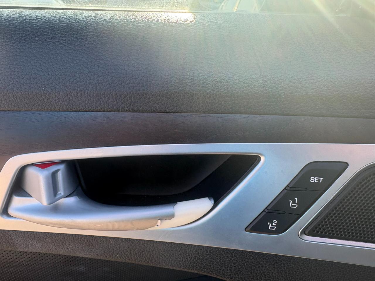 Hyundai Genesis 4dr Sdn V6 3.8L AWD 2015