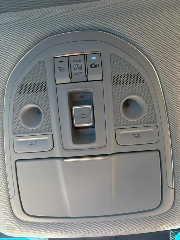 Hyundai Genesis 4dr Sdn V6 3.8L AWD 2015