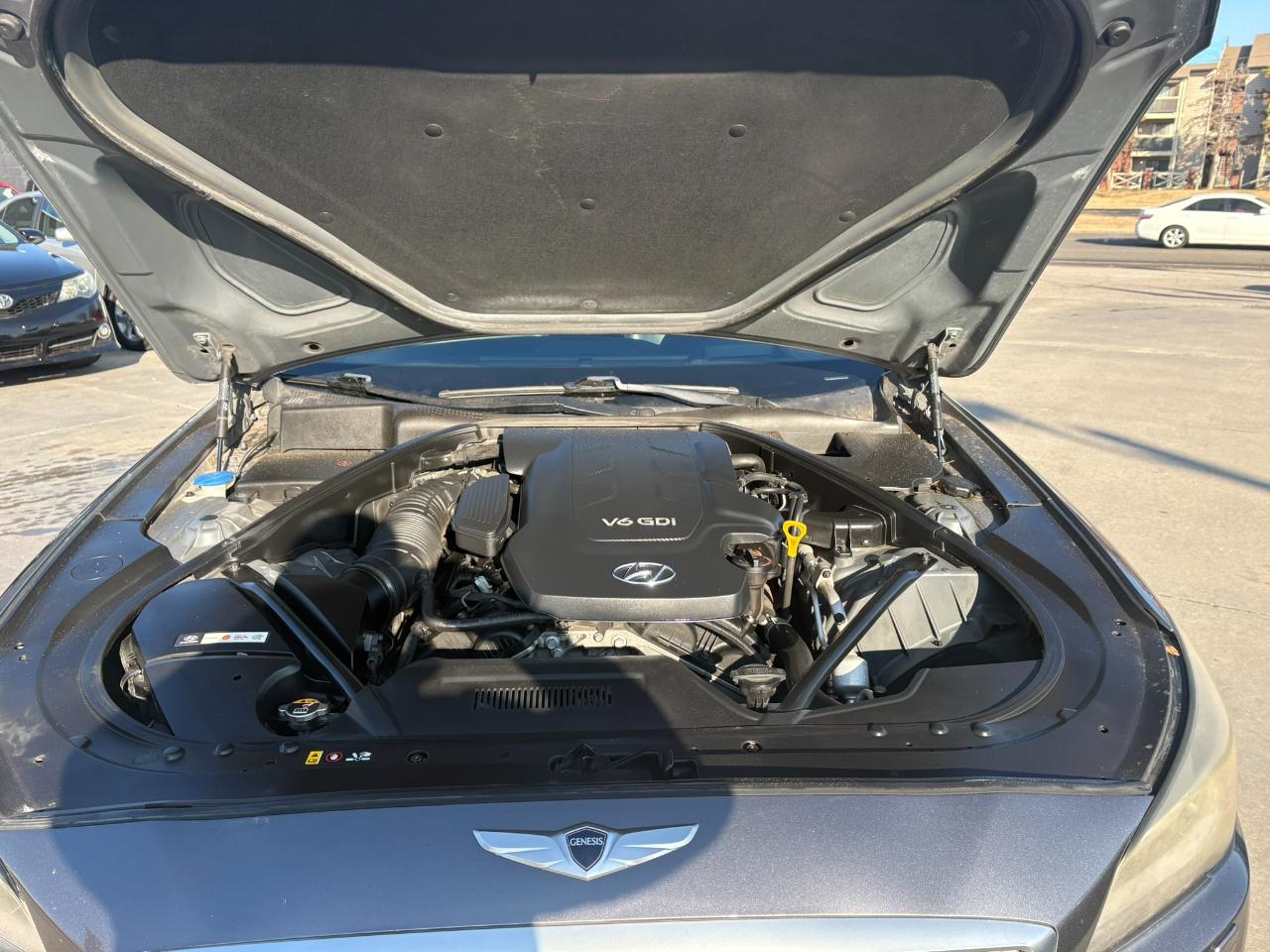 Hyundai Genesis 4dr Sdn V6 3.8L AWD 2015