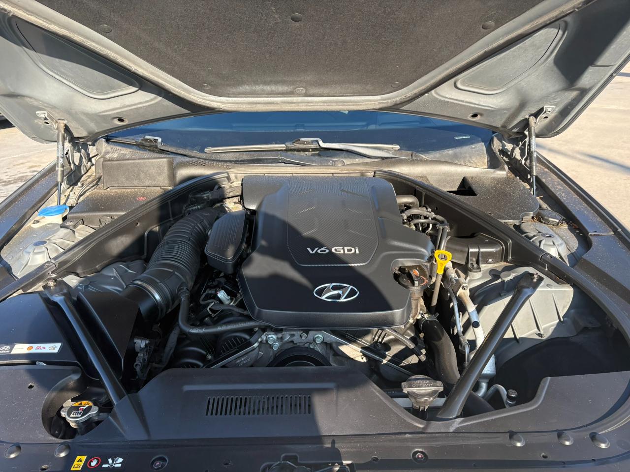 Hyundai Genesis 4dr Sdn V6 3.8L AWD 2015