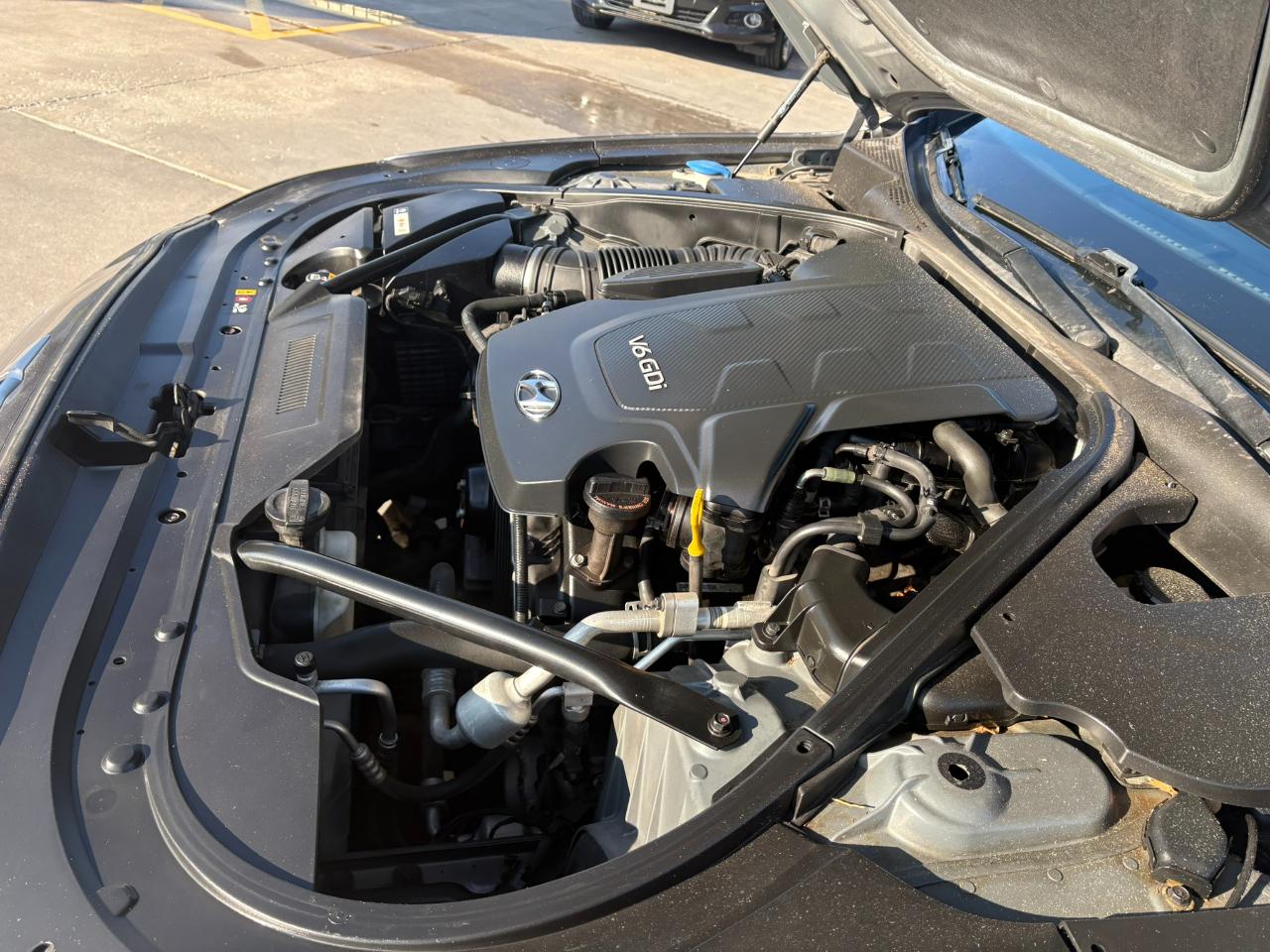 Hyundai Genesis 4dr Sdn V6 3.8L AWD 2015