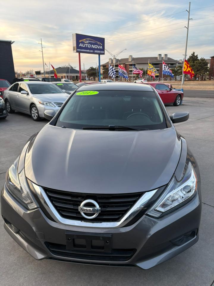 Nissan Altima 2.5 SR Sedan 2017