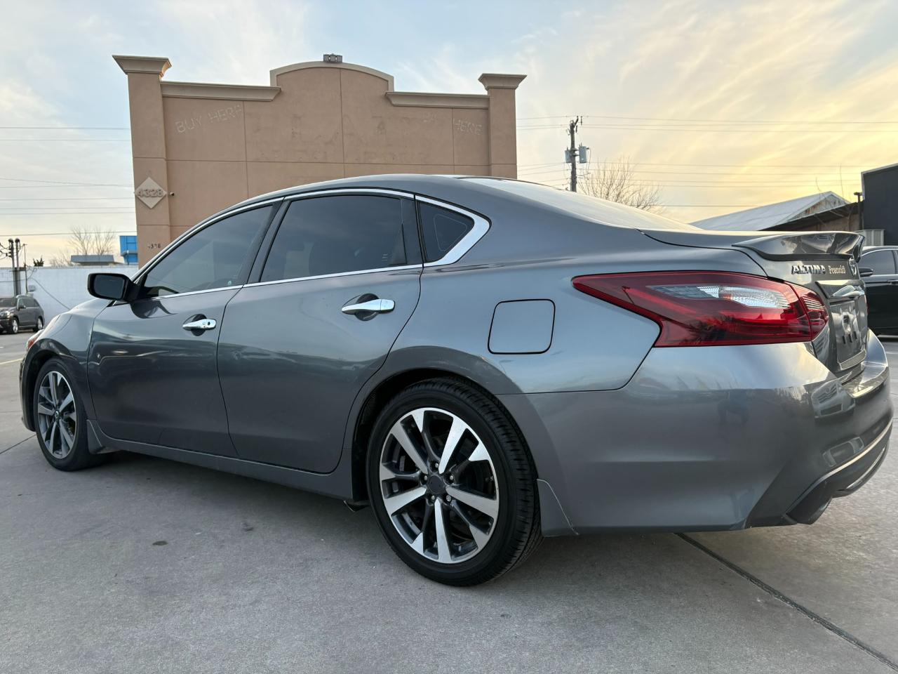 Nissan Altima 2.5 SR Sedan 2017