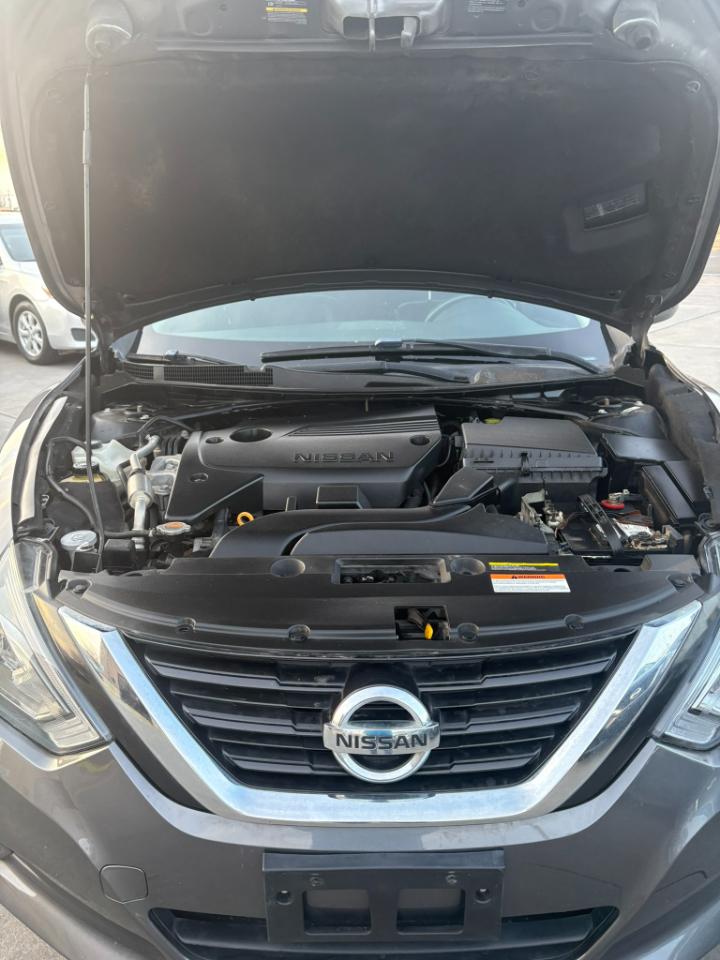 Nissan Altima 2.5 SR Sedan 2017