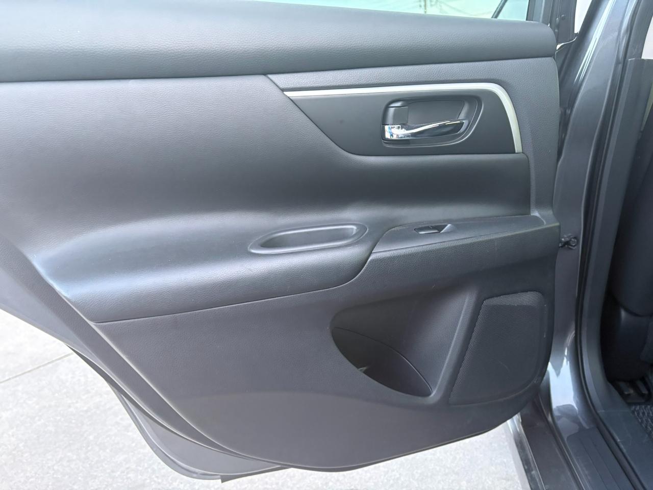 Nissan Altima 2.5 SR Sedan 2017