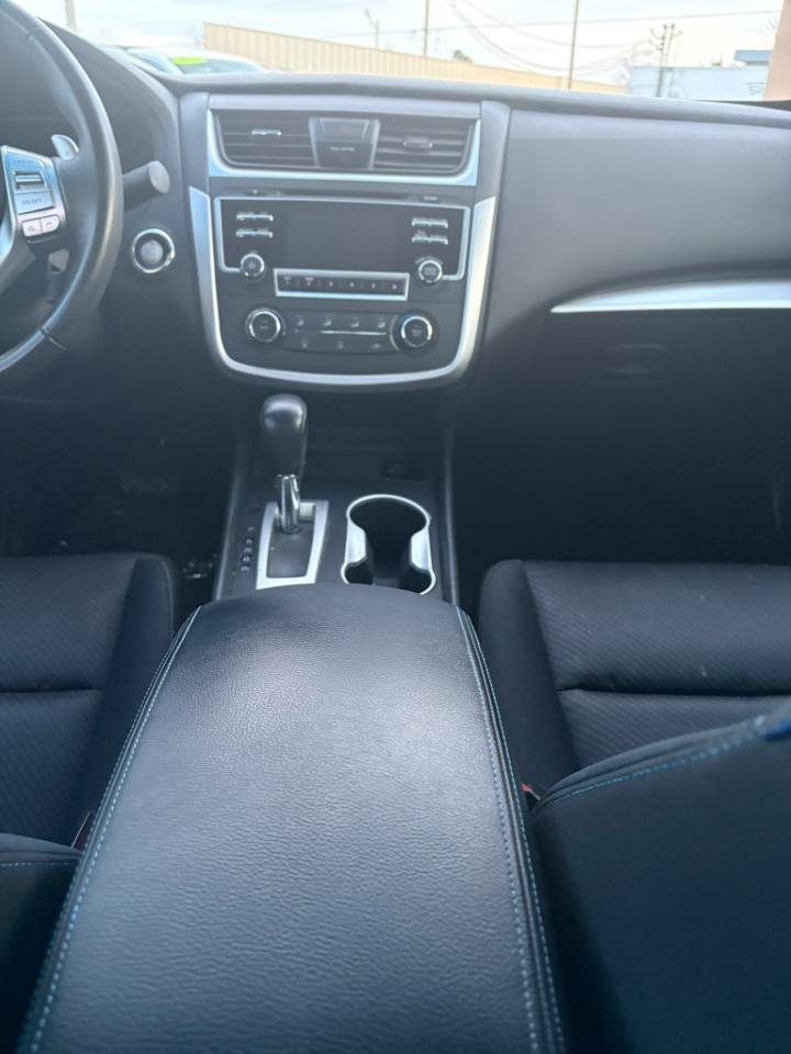 Nissan Altima 2.5 SR Sedan 2017