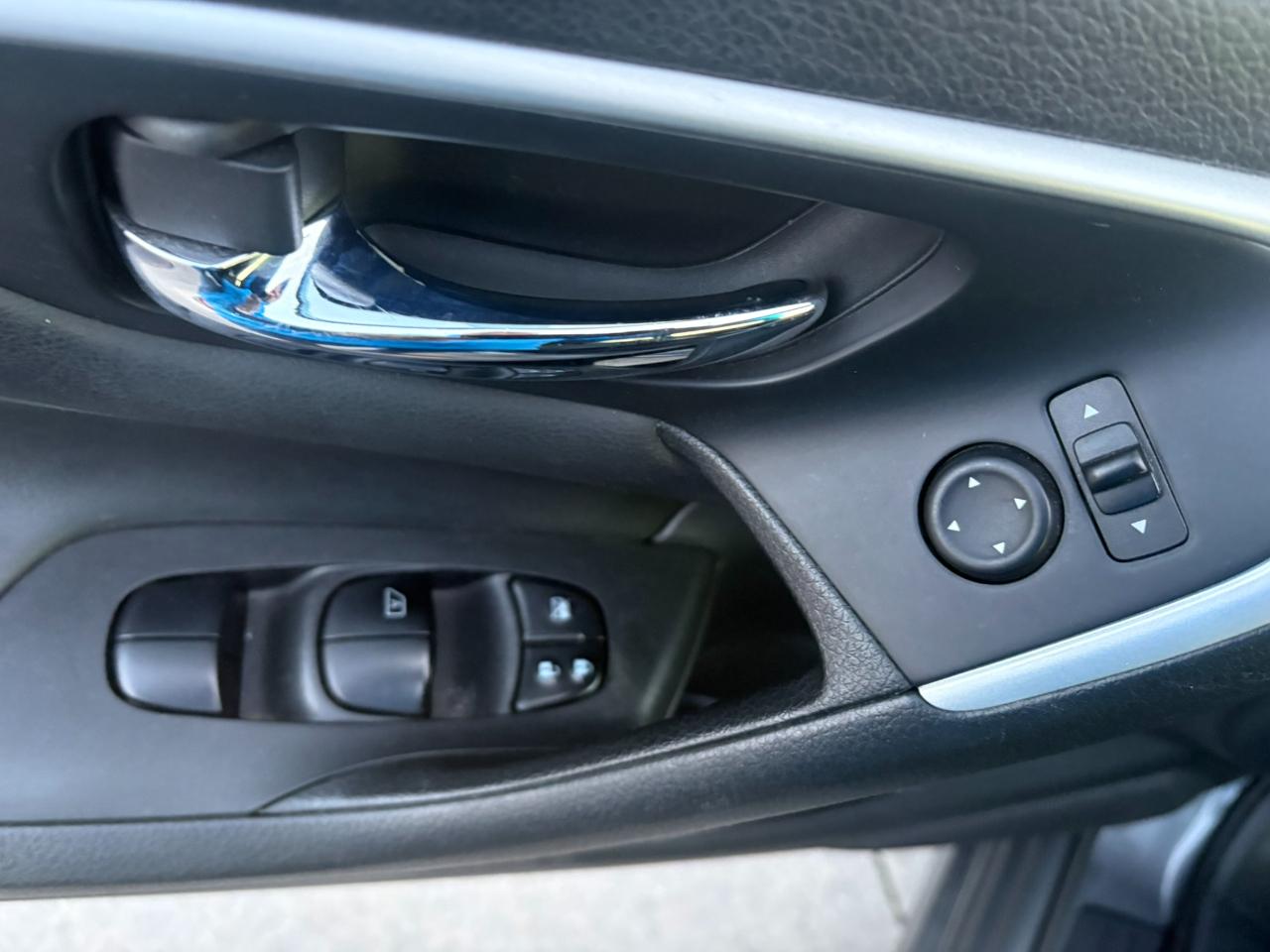 Nissan Altima 2.5 SR Sedan 2017