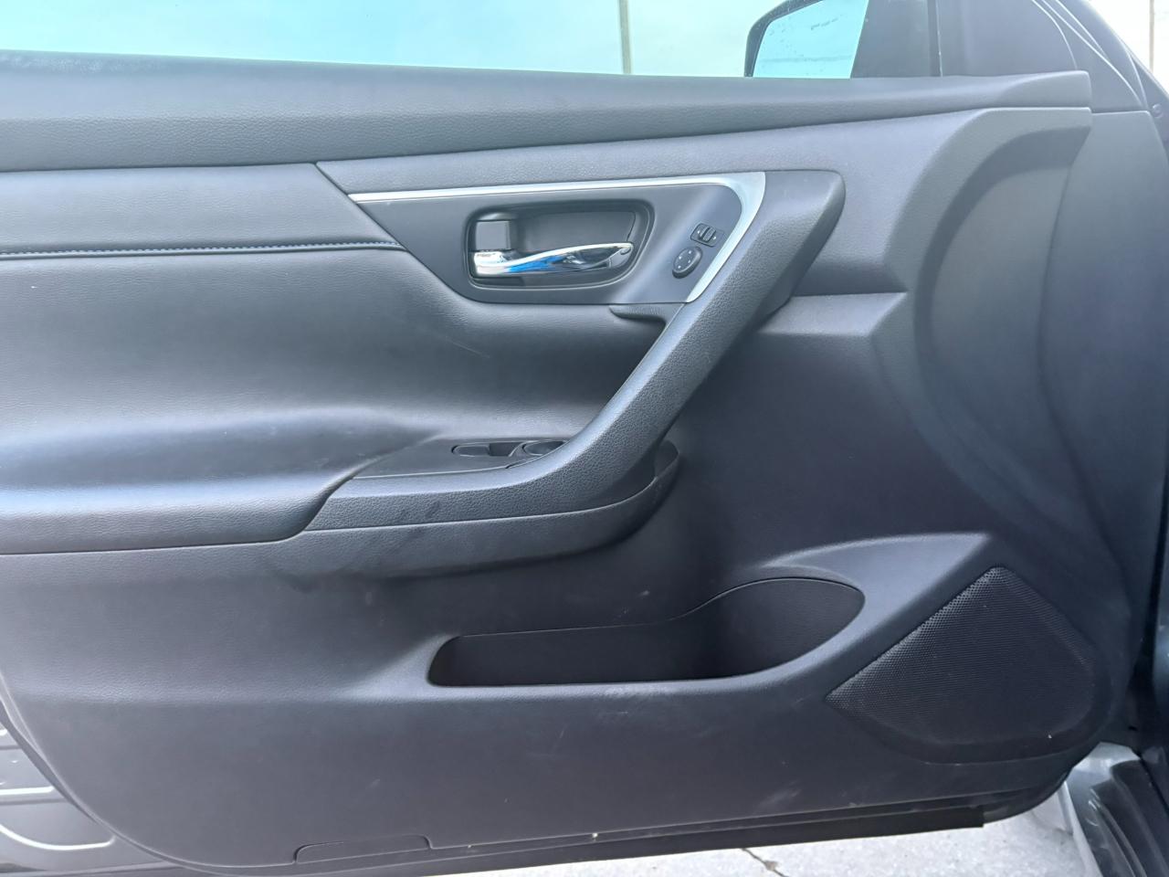 Nissan Altima 2.5 SR Sedan 2017