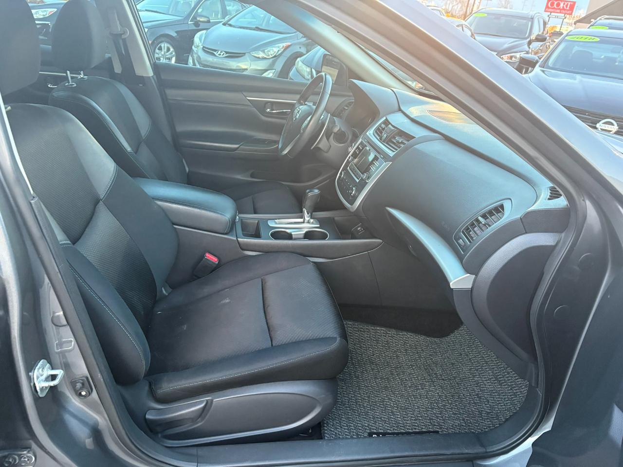 Nissan Altima 2.5 SR Sedan 2017