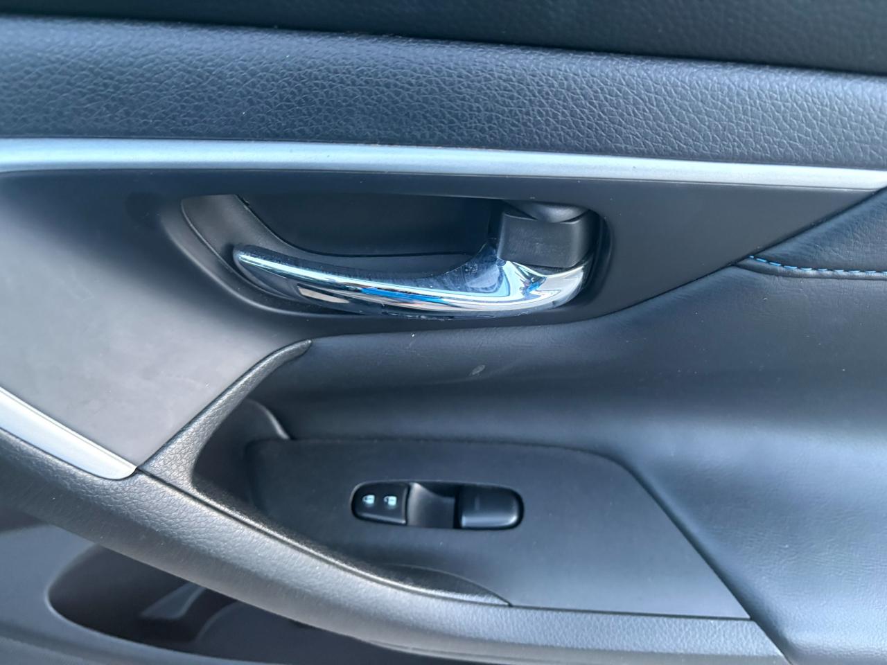 Nissan Altima 2.5 SR Sedan 2017